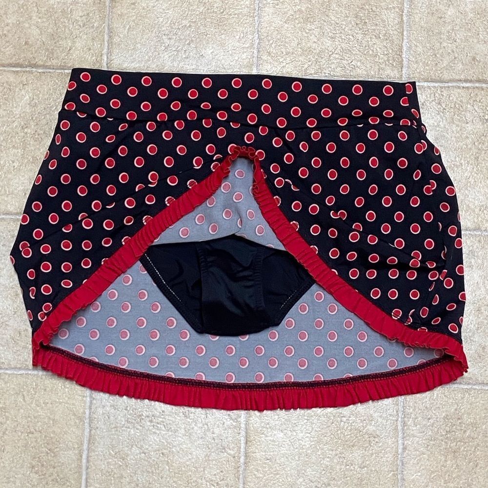 VENUS  Skort - Black and Red Polka Dot Size 8